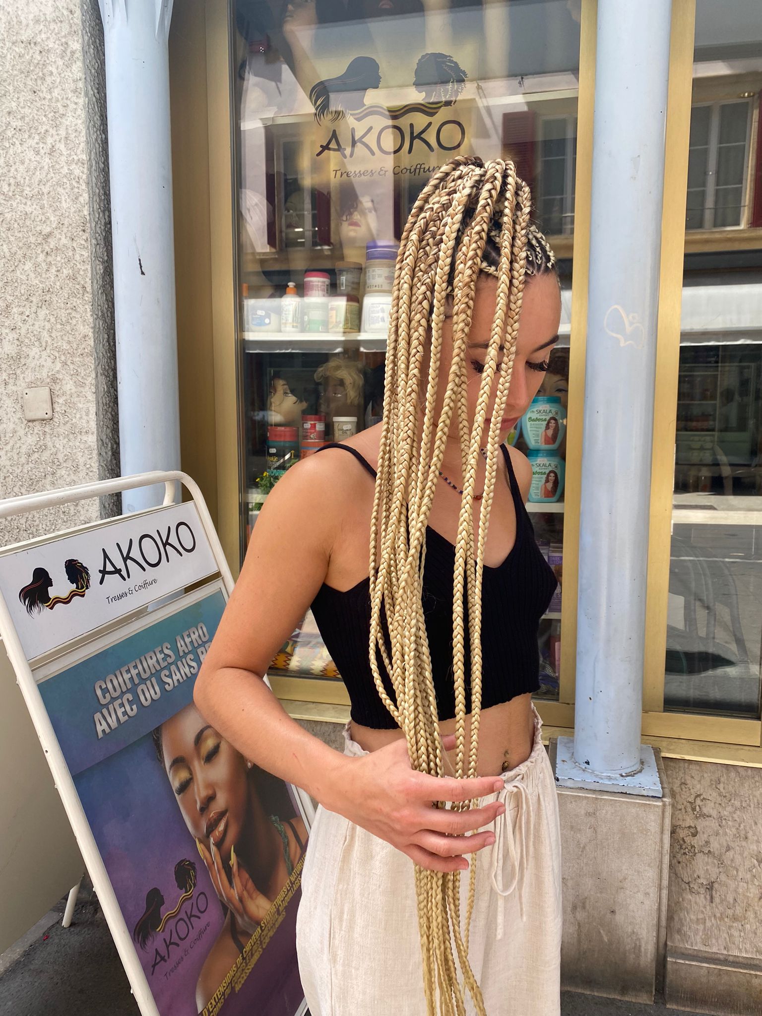 Tresses avec mèches rouges